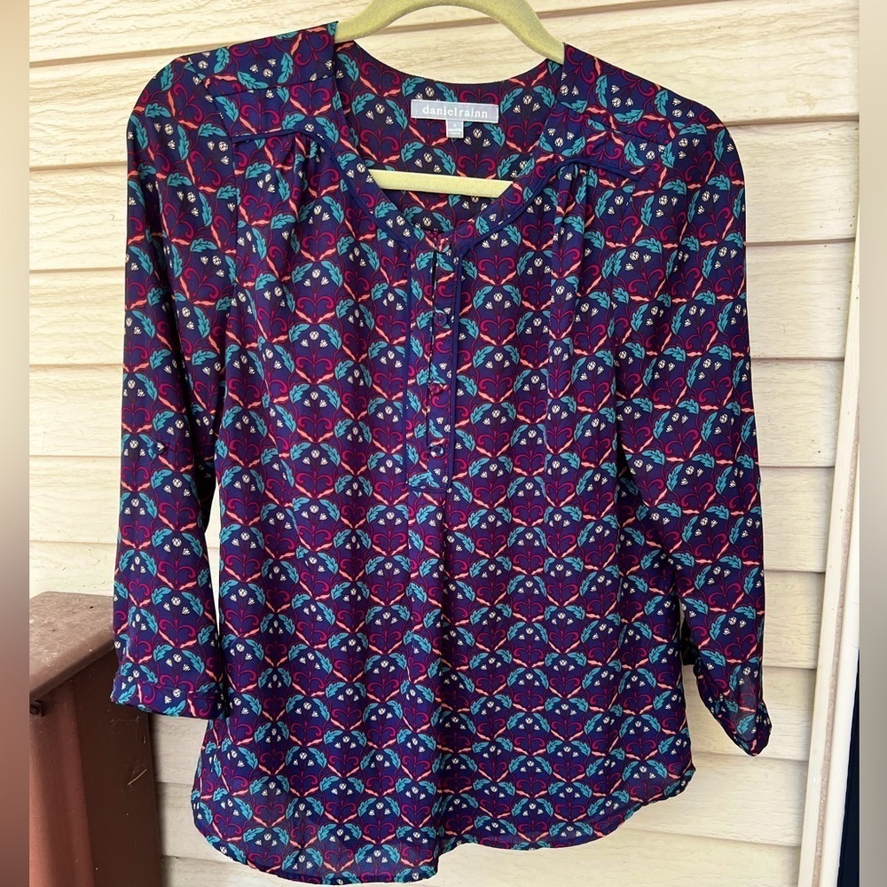 Daniel Rainn navy blue red and green floral Patterned Blouse top 3/4 Sleeve